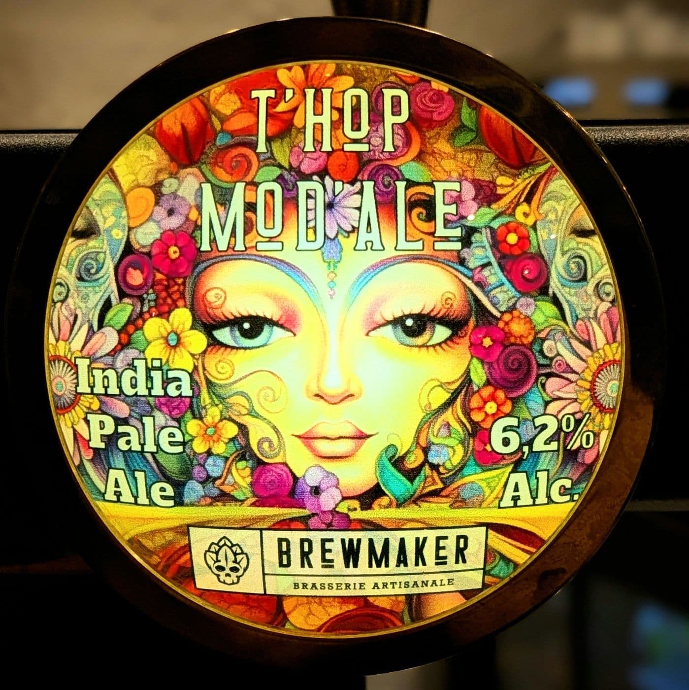 Le macaron illuminé de la T’hop Mod’ale, IPA de la brasserie normande Brewmaker